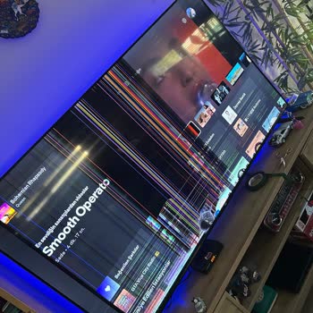 TCL Televizyonda Hafif Dokunuşta Ekran Çatladı Ve Müşteri Hizmetinden Yanıtsızlık