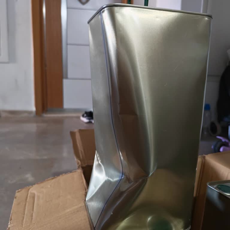 Zeytinyağı Tenekeleri Sürekli Deforme Geliyor