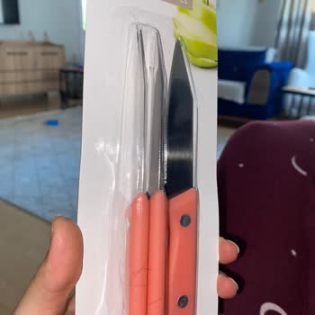 Migros’ta Bıçak Paketi İçinde Ölü Örümcek