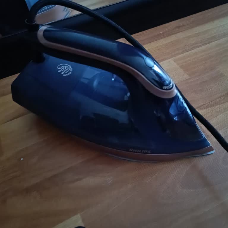 Philips Azur 8000 Ütüde Isınma Kesintisi Ve 2.850 TL Kart Ücretine Karşı Şikayet