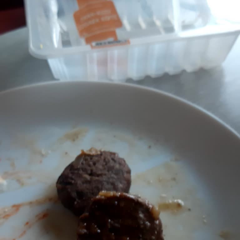 Emin Marka Köfte Lezzetsiz Ve Çiğnenemez