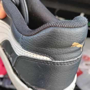 Puma Sneakers Opened And Peeled Within Six Months Of Use