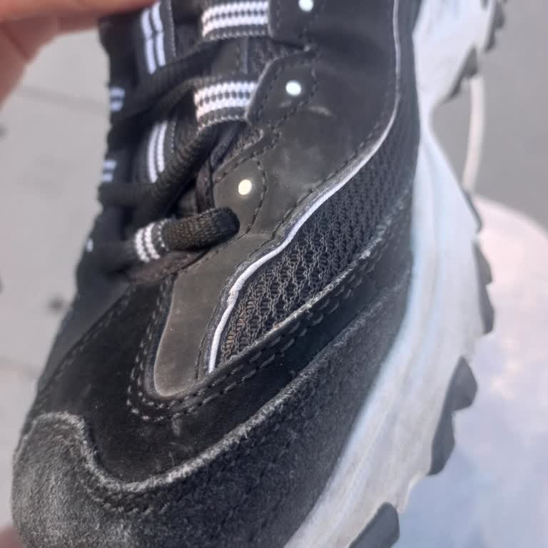 Skechers Ayakkabısının Hızlı Solması Ve Garanti Red Kararı