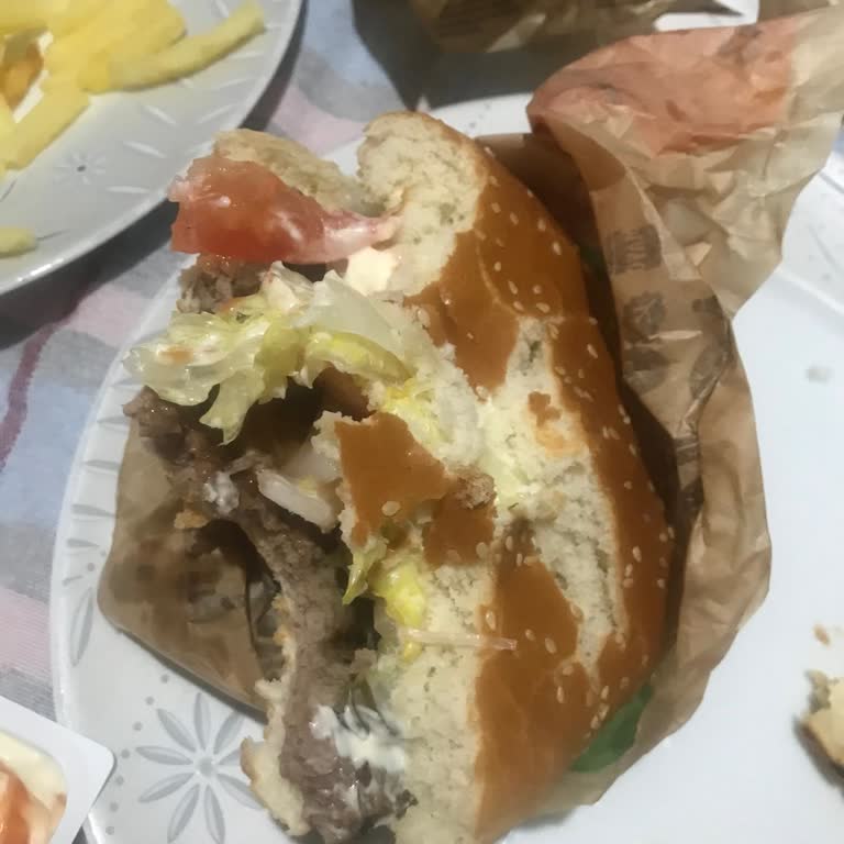 Ankara Elvankent Atakent Şubesinde Whopper Menü Ekmekleri Bayat, Hijyen Endişesi