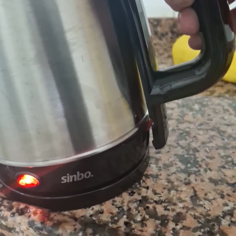 Çay Makinesinin Kulpu Yerinden Ayrıldı: Güvenlik Riski Ve Kalite Sorunu