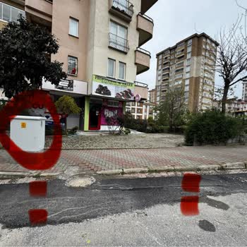 AYEDAŞ Ekiplerinin Sökülen Otopark Dubalarını Hemen Yeniden Takmasını İstiyoruz