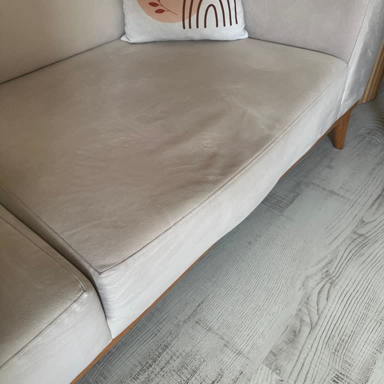 Bambi Bozyaka Mağazasında Garantili Koltuk Takımının Çökmesi Ve Servisin Gelmemesi