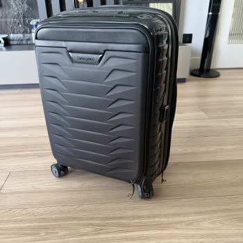 Dolu Olduğunda Şekil Bozukluğu Gösteren Samsonite Kabin Bagajı Ve Mağazanın Hata Yok İddiası