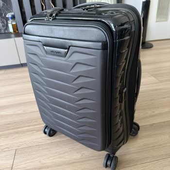 Dolu Olduğunda Şekil Bozukluğu Gösteren Samsonite Kabin Bagajı Ve Mağazanın Hata Yok İddiası