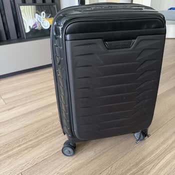 Dolu Olduğunda Şekil Bozukluğu Gösteren Samsonite Kabin Bagajı Ve Mağazanın Hata Yok İddiası