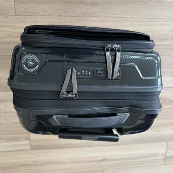 Dolu Olduğunda Şekil Bozukluğu Gösteren Samsonite Kabin Bagajı Ve Mağazanın Hata Yok İddiası