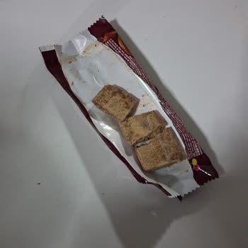 Ülker Caramio Karamel Çikolata Son Kullanma Tarihine Rağmen Bozulmuş Ve Küflenmiş