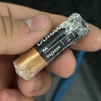 Duracell AA Pilinin Sızıntısı Mouse'umu Bozdu