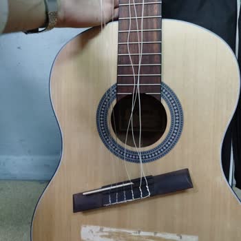 Zühal Müzik Gitarındaki Üretim Hatasını Kabul Etmiyor