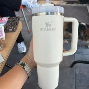 Hediyelik Stanley Termosunda Boya Lekesi Ve Göçük Müşteri Hizmetleri Çözüm Sunmadı