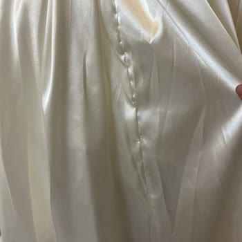 Ödenen 7.500 TL Karşılığında Eksik Ve Kalitesiz Elbiseler, Satıcı İletişimsiz