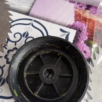 Kullanılmış Ve Eksik Ot Biçme Makinesi İçin Hemen İade