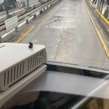 Beylikdüzü Metrobüs Beton Yollarındaki Çökükler Güvenliği Tehlikeye Atıyor