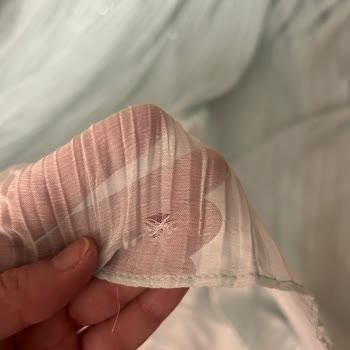 Nişan Günü Kıyafeti Bozuk Çıktı, Mahcup Ve İade Talebi