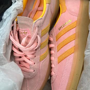 Ayıplı Adidas Ayakkabı Gönderimi Ve Çözüm Üretmeyen Müşteri Hizmetleri