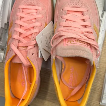 Ayıplı Adidas Ayakkabı Gönderimi Ve Çözüm Üretmeyen Müşteri Hizmetleri