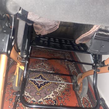 Kırılan Çocuk Arabası İçin Cevapsız İletişim Ve Aşırı Kargo Ücreti