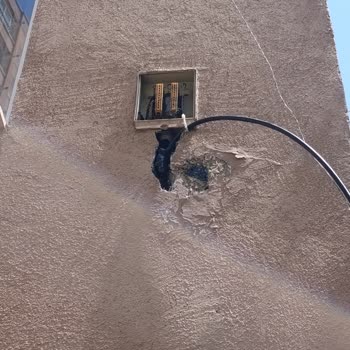 Binanın Dış Cephe Zarar Görmesi Ve Kutunun Uygunsuz Montajı