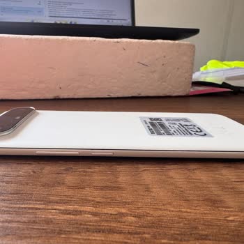 Servis Sonrası Telefon Arka Kapak Şişti, Fiziksel Bütünlüğü Bozuldu Ve Değişim Talep Ediyorum