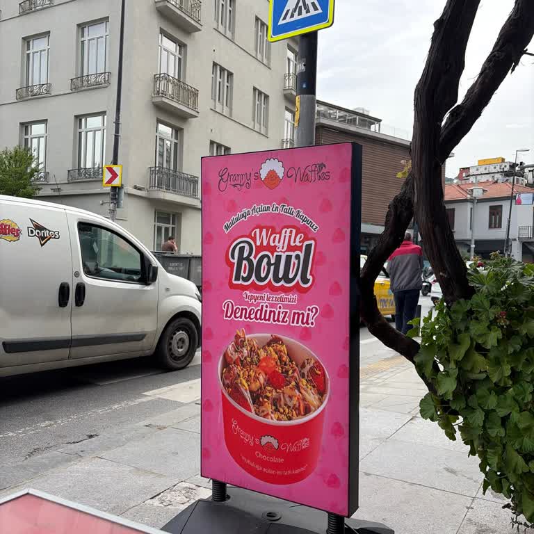 Granny’s Waffle Bebek Şubesinde Çalışanın Kaba Ve Baskıcı Tavrı