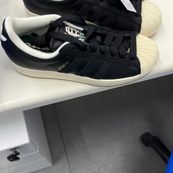 Yanlış Renk Gönderimi Ve Sipariş Edilen Adidas Superstar Siyah Beyaz Modelin Yokluğu