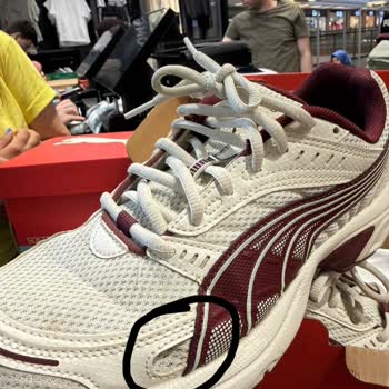 Puma Ayakkabılarda Açılma Ve Mağaza İlgisizliği
