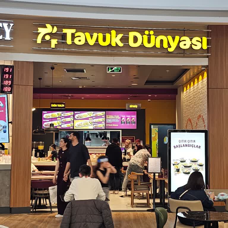 Mersin Palm City'de Tavuk Dünyası Şubesinde Metal Çatal Kaşık Eksikliği
