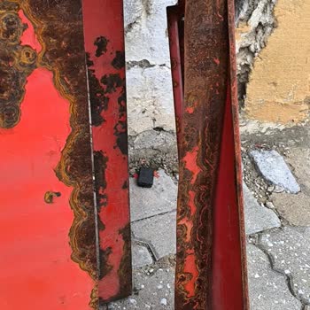 Coca-Cola Soğutucu Dış Kapaklarının 1,5 Aylık Çözülmemiş Onarım Sorunu