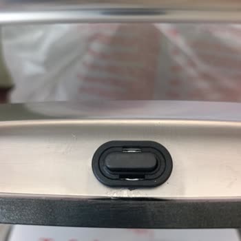 Deforme Ve Yapışkan İzli Yeni Tefal Tost Makinesi - Değişim Talebi