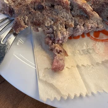 Çocuğuma Çiğ Hamburger Ve Saygısız Personel Şikayeti