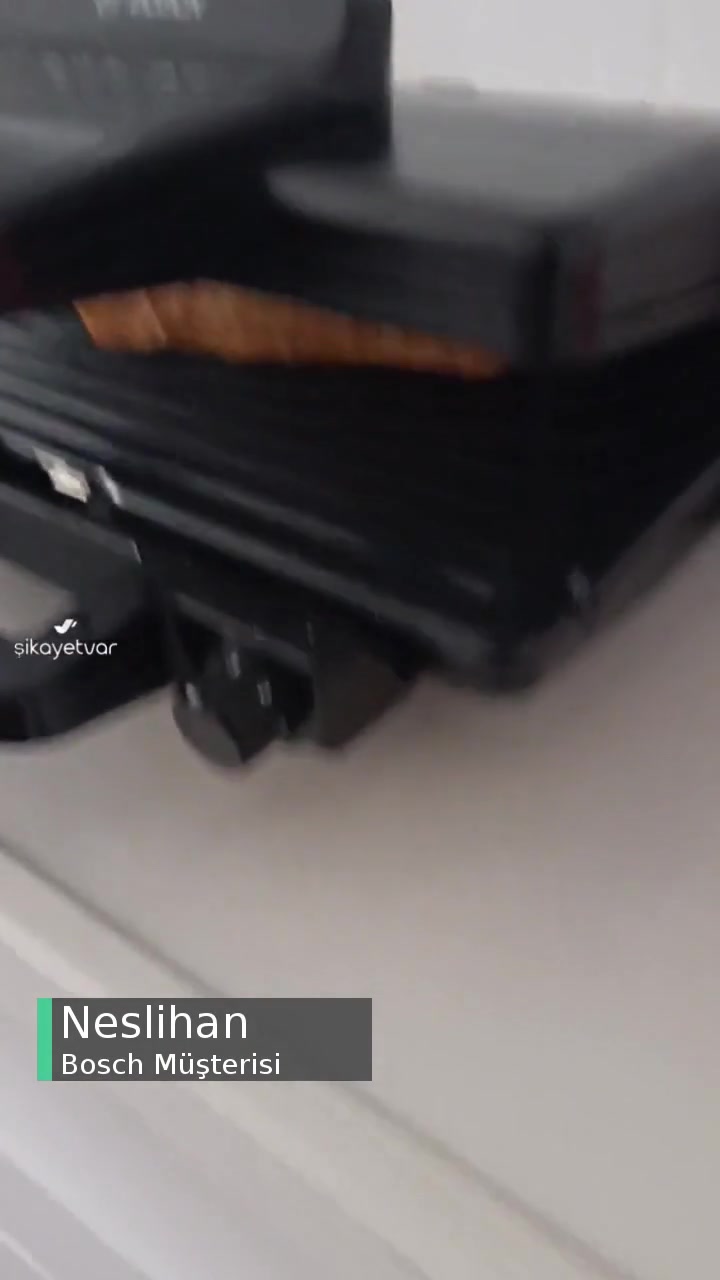 Bosch TSC3323 Tost Makinesinin Kilitleme Özelliği Yok, Kapak Havada Kalıyor! videonun kapak resmi