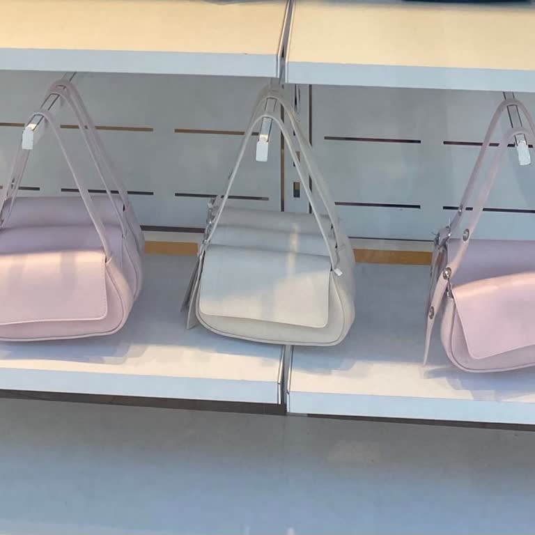 Ambar Tekstil Vitrindeki Ürünün Satışını Yapmadılar