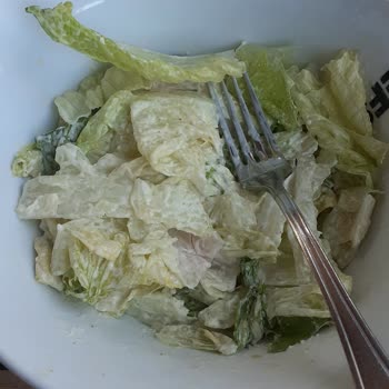 Yanıltıcı Sezar Salata Sunumu Ve 490 TL'lik Ücret