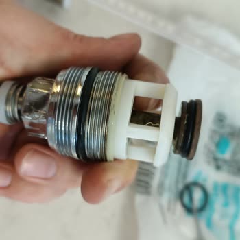 Teska Bas Vanası Su Kesmiyor, Hemen Değişim Bekliyorum