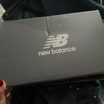 Özensiz Paketleme Sonucu Hasarlı Kutu Teslimatı