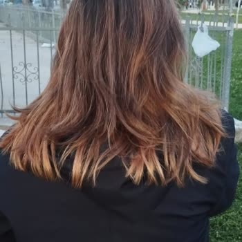 Bayram Yeler Kuaför Ve Güzellik Salonu İstenilen Renk Ve Kesimle Uyuşmayan Saç İşlemi