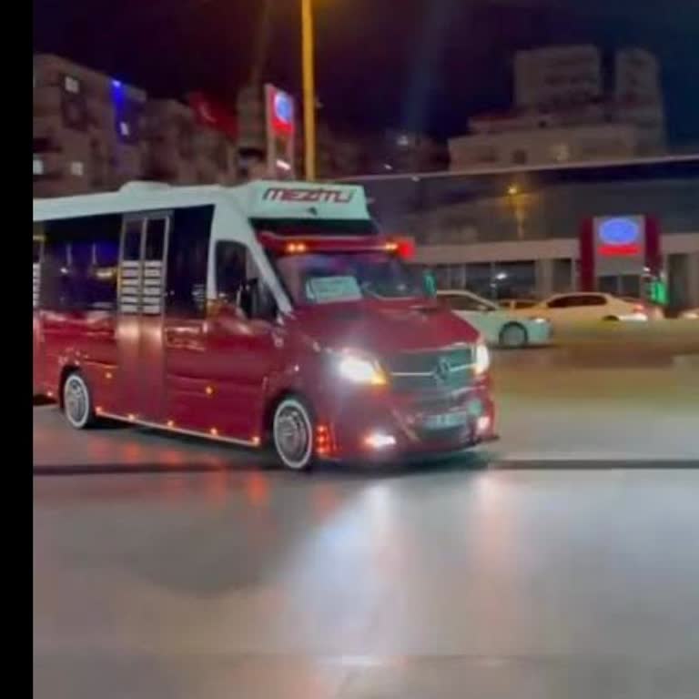 Mezitli'de Gereksiz Duruşlar Ve Yüksek Müzik Sesinden Şikayet