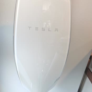 Tesla Wall Connector Stopped Charging After One Year
