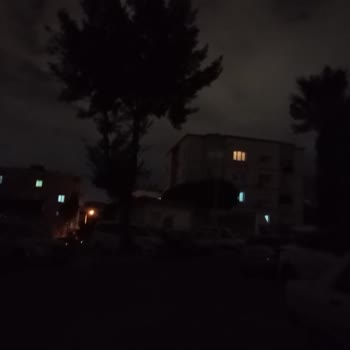 İzmir Buca’da Sokak Aydınlatması 6 Aydır Sönük, Acil Çözüm Talep Ediliyor