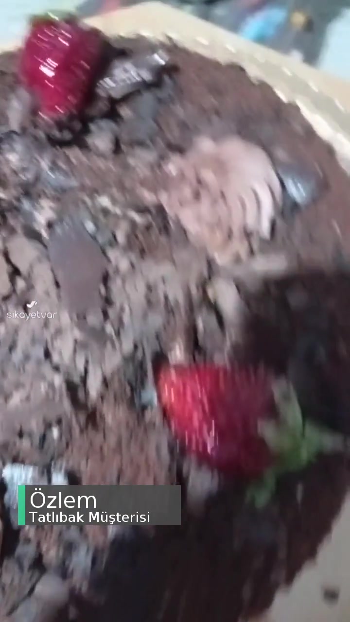 Tatlıbak Daha Önce Resmen Bir Kutlama Yapılmış Bir Pastayı Bize Satmışlar videonun kapak resmi