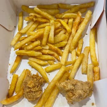 Patates Kalitesizliği Ve Az Miktarı Nedeniyle Memnuniyetsizlik Popeyes Şubesinde
