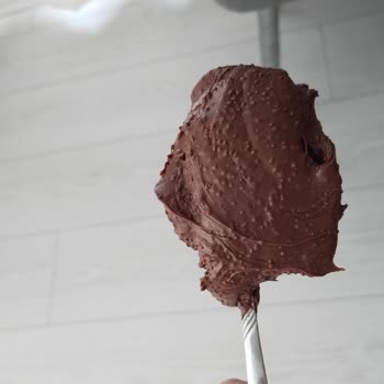 Nutella Kavanozunda Yabancı Topçuklar Bulunması