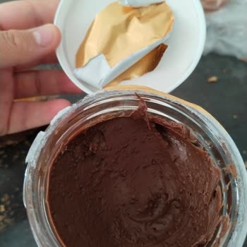 Nutella Kavanozunda Yabancı Topçuklar Bulunması