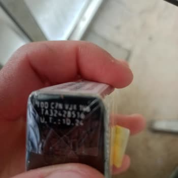 Marlboro Edge Paketi Küflü Ve Kullanılamaz