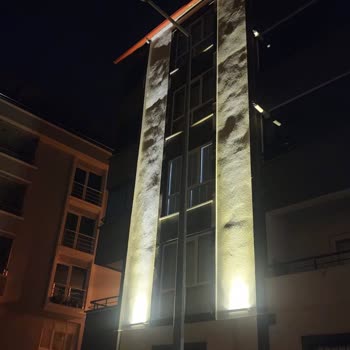 İlkadım’daki Arızalı Sokak Lambaları Güvenliği Tehdit Ediyor